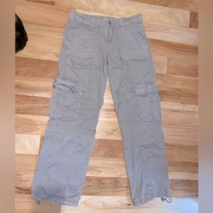 Garage size 7 Beige wide leg low rise cargo pants